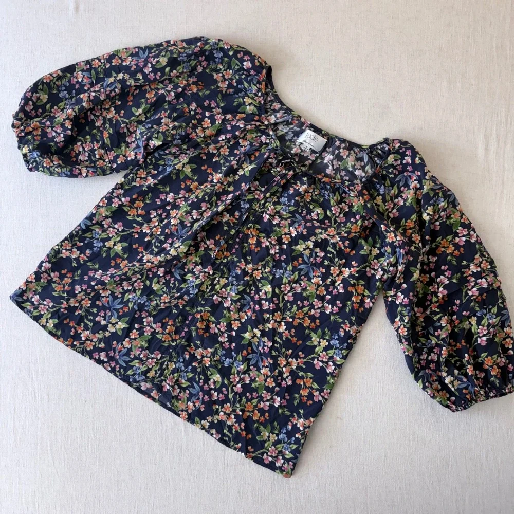 Jade Johnny Was Navy Floral 100%‎ Silk Puff Sleeve Tie Neck Blouse Small